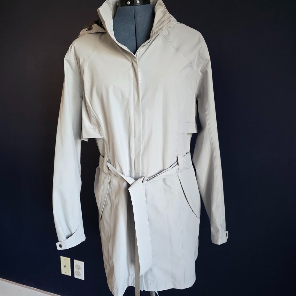 Eddie Bauer womens rain/spring jacket